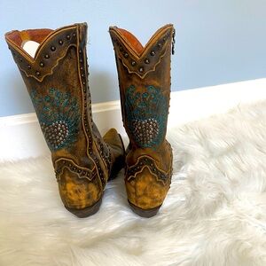 Women’s Dan Post cowboy boots